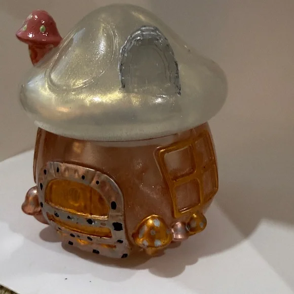 Unique Resin,Mushroom House Art Decor in Silver and Gold - Picture 9 of 10